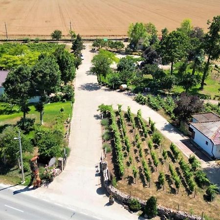 Domeniile Clos Des Colombes Douăzeci şi Trei August Екстериор снимка