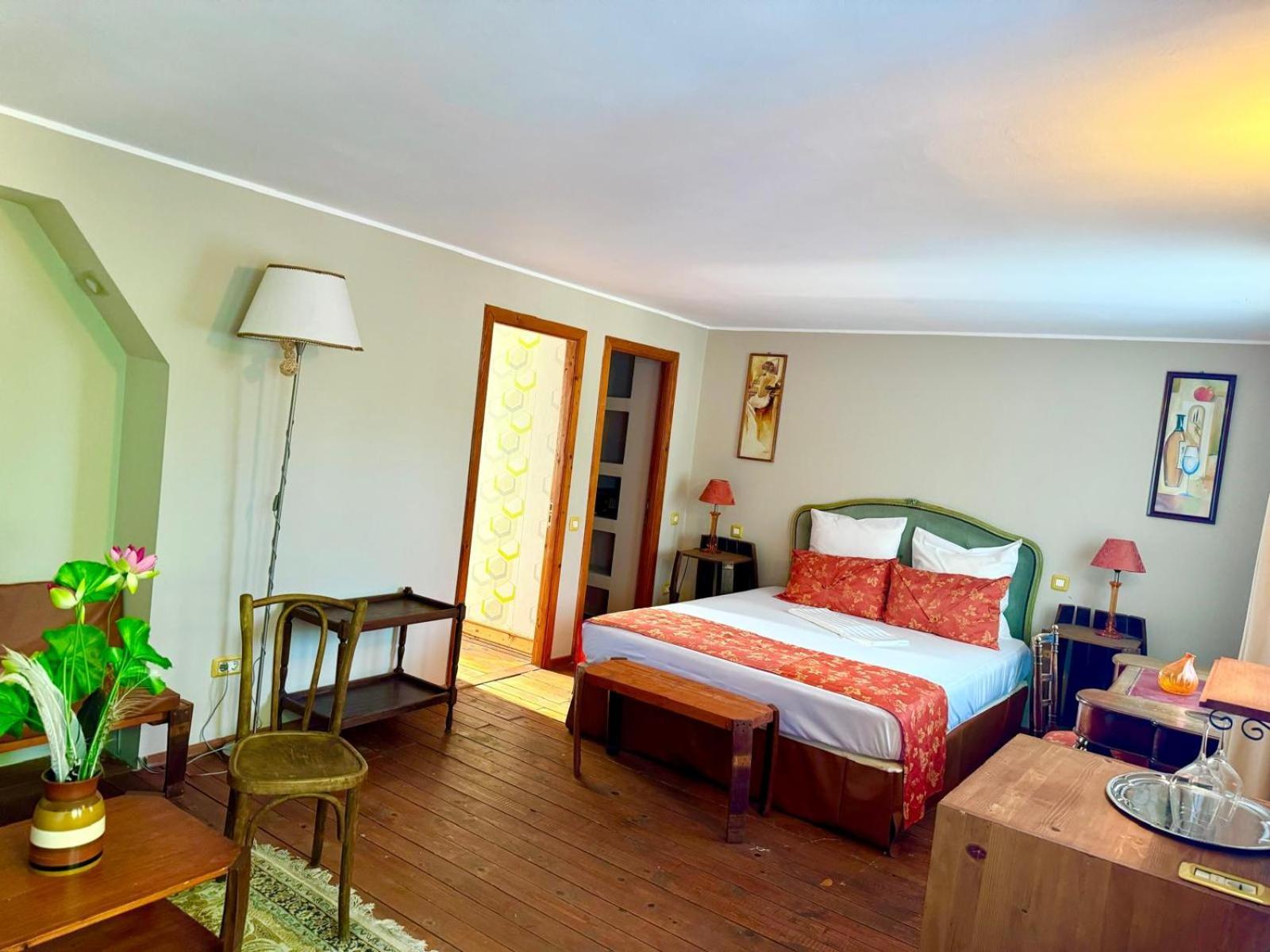 Domeniile Clos Des Colombes Douăzeci şi Trei August Екстериор снимка