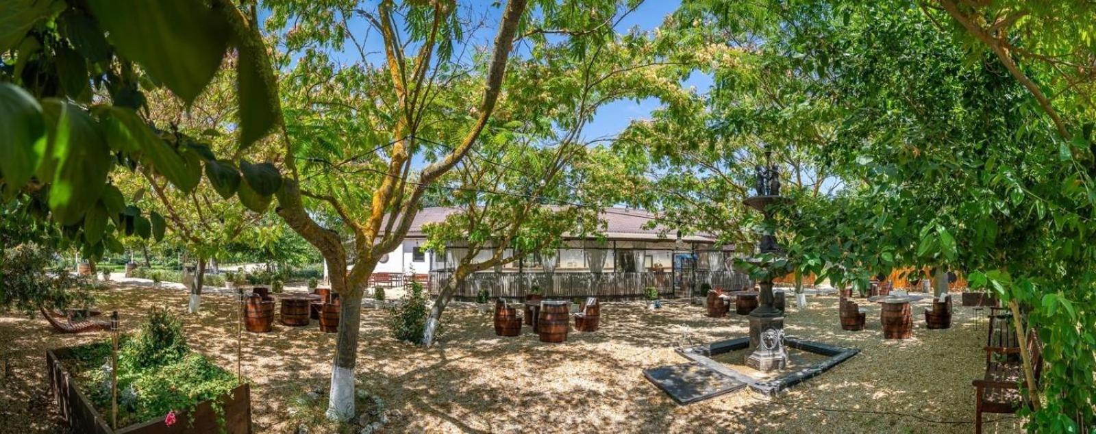 Domeniile Clos Des Colombes Douăzeci şi Trei August Екстериор снимка